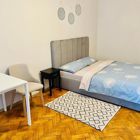 Джерельна 25, Апартаменти В Центрі З Двома Ізольованими Спальнями Lviv Extérieur photo