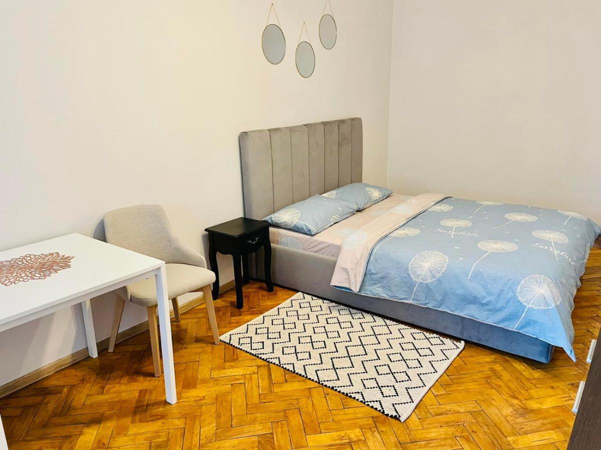 Джерельна 25, Апартаменти В Центрі З Двома Ізольованими Спальнями Lviv Extérieur photo