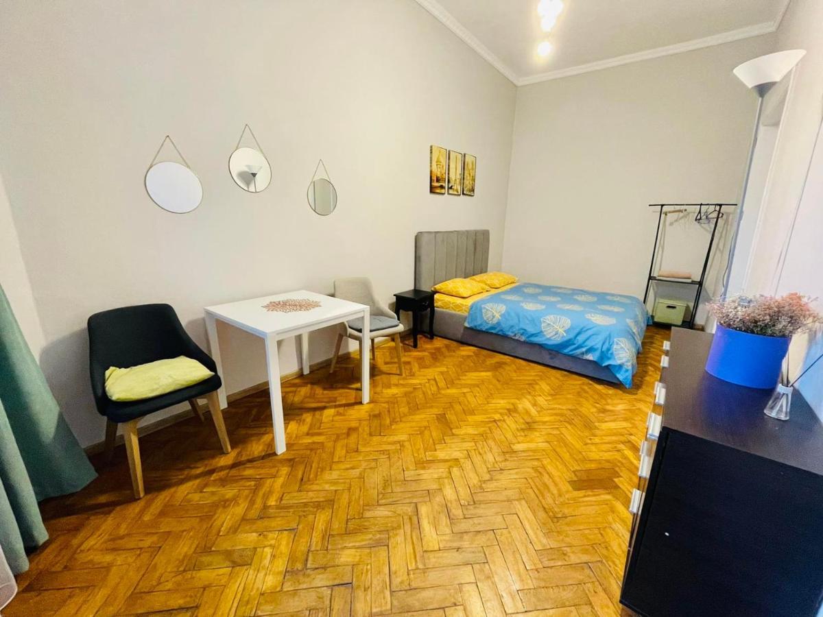Джерельна 25, Апартаменти В Центрі З Двома Ізольованими Спальнями Lviv Extérieur photo