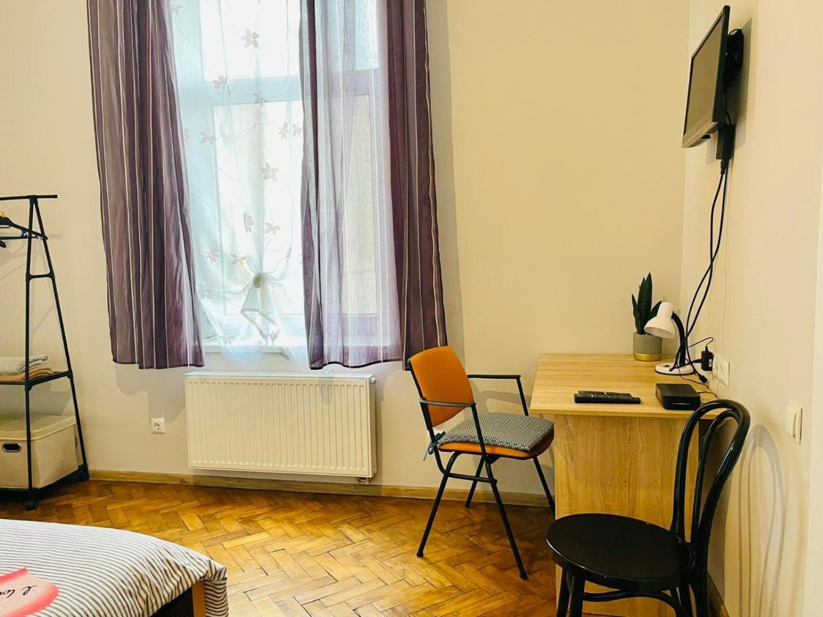 Джерельна 25, Апартаменти В Центрі З Двома Ізольованими Спальнями Lviv Extérieur photo